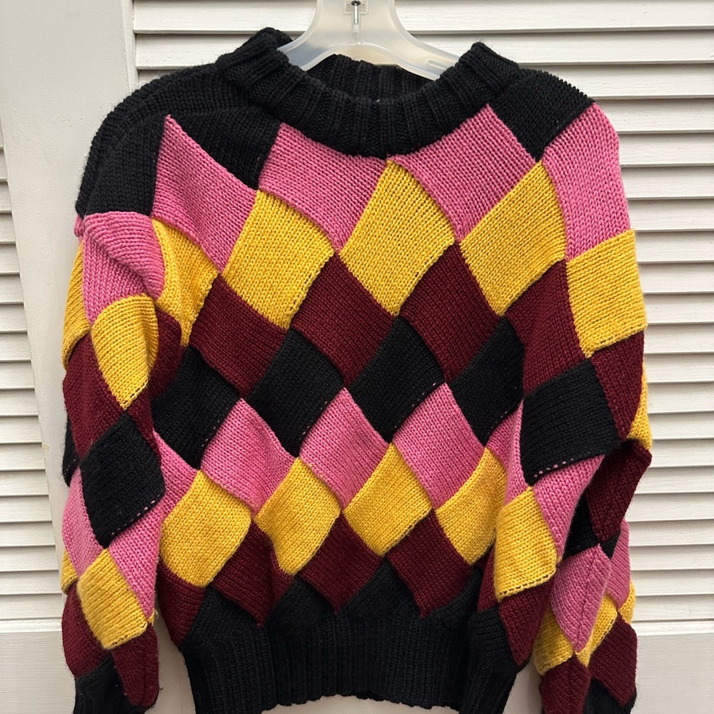 Gigi knit sweater S. Basket-weave sweater in multi burgundy